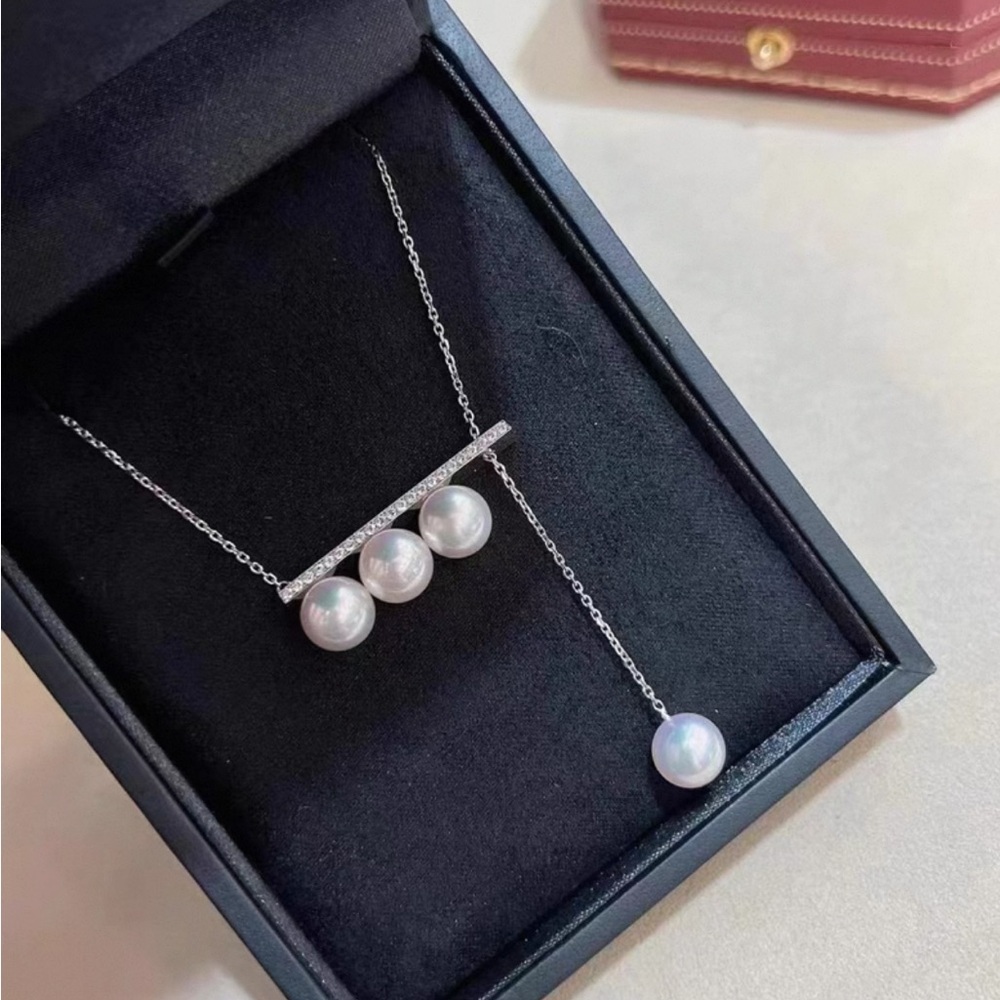 Elegant Silver Freshwater Pearl Necklace